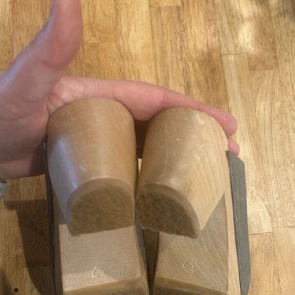 Bryr Clogs Size 37 Sea Green Color - Picture 6 of 6